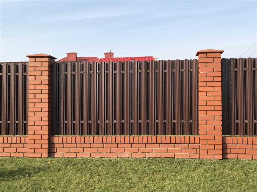Durable and stylish, metal fences are excellent choices.