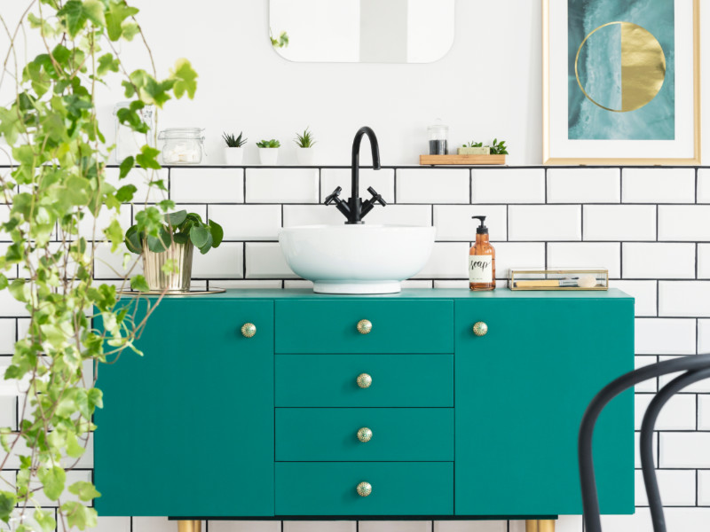 10 Ways To Upgrade Your Bathroom On a Budget