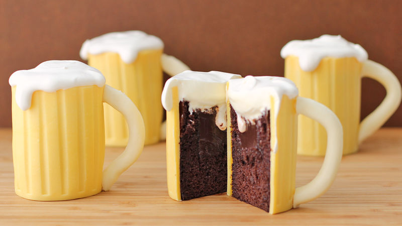 Is it beer? No, it’s a cupcake! Source: Tablespoon