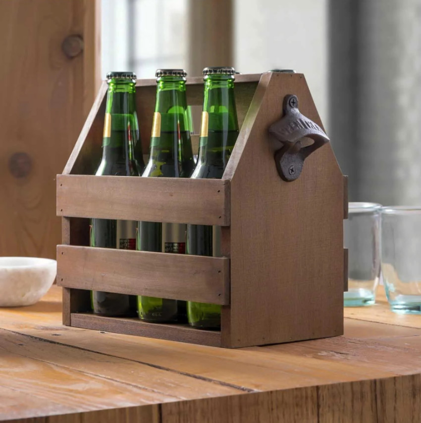 A beer caddy to take anywhere. Source: DIY Candy