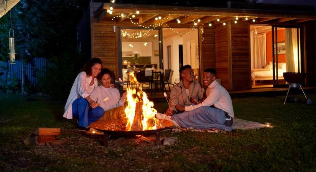 9 Backyard Fire Pit Landscaping Ideas That Won’t Cost You Much