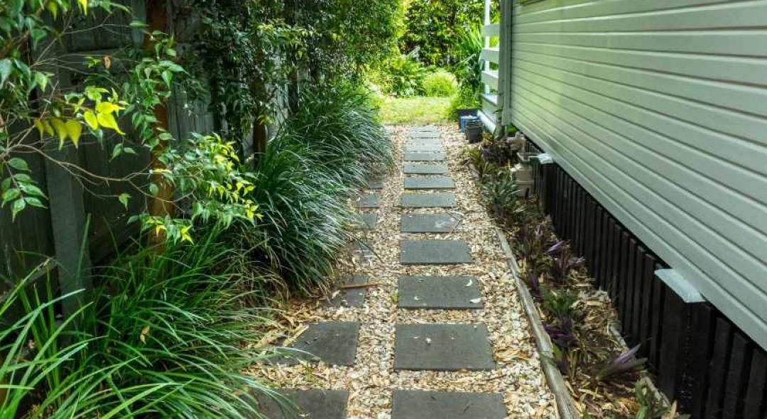 13 Low-Maintenance Side Yard Ideas To Upgrade Your Place