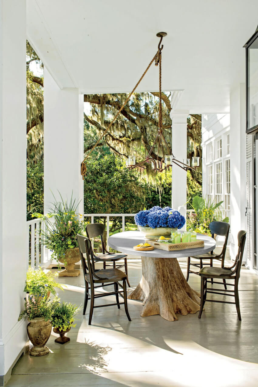 A breezy, fresh space for you to have breakfast or dinner. Source: Southern Living