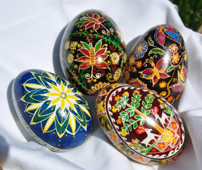 Gorgeous pictures of nature represented in the Pysanka.
