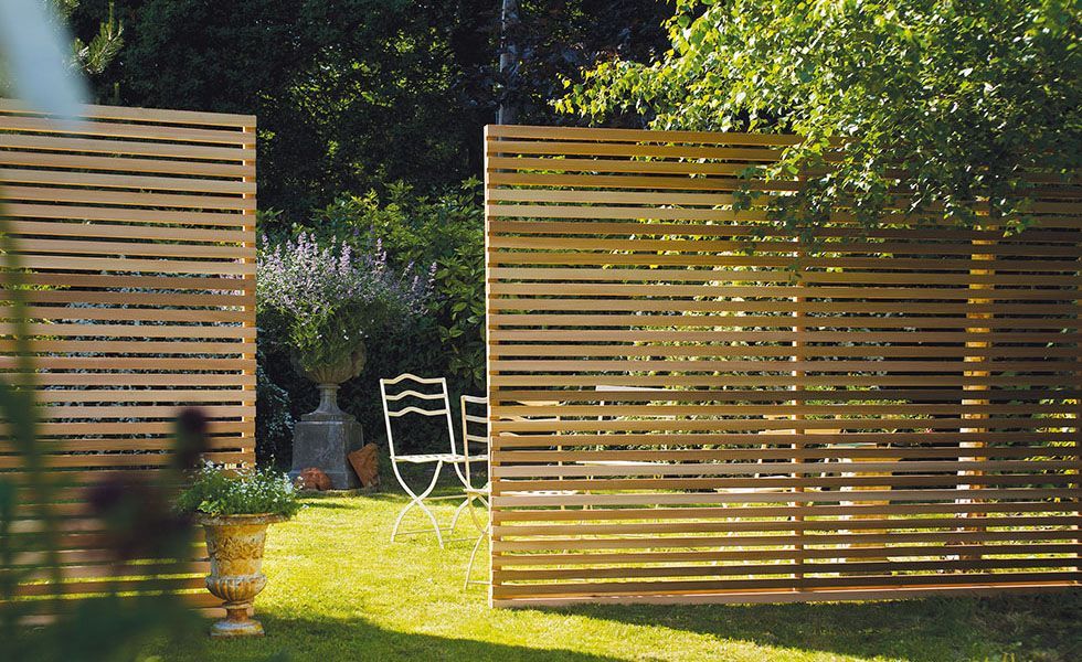 A great privacy fence that doesn’t feel claustrophobic. Source: Real Homes