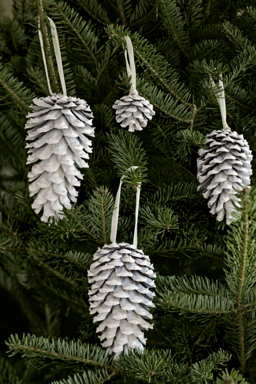 Frosty pine cones for your tree. Source: Country Living