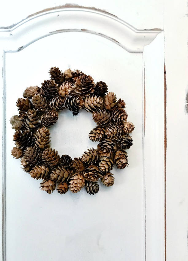 simple pine cone wreath